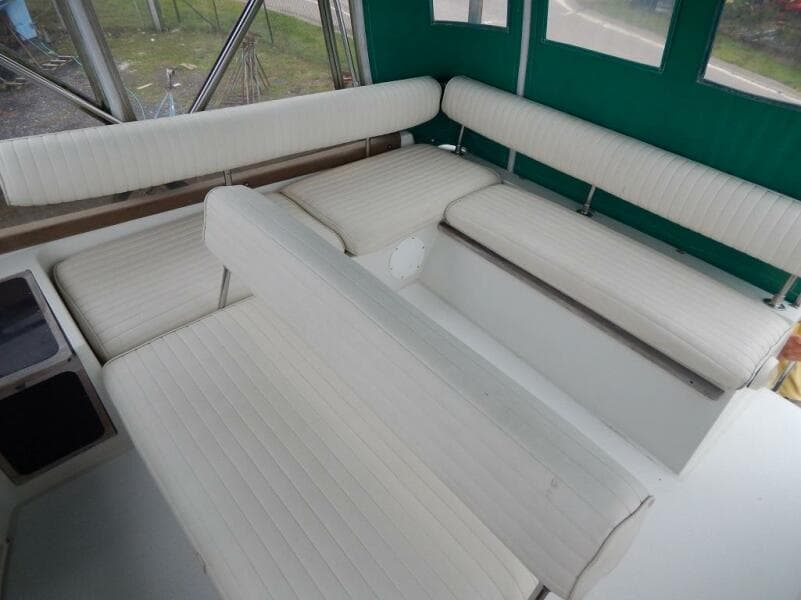 1983 Carver Mariner 2897