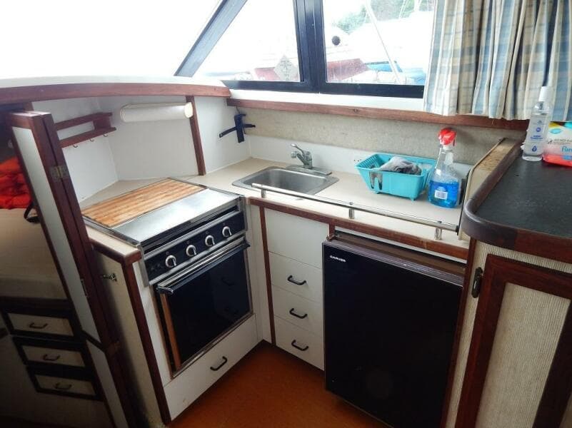 1983 Carver Mariner 2897