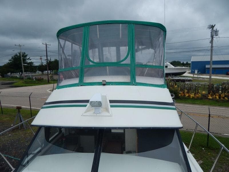 1983 Carver Mariner 2897
