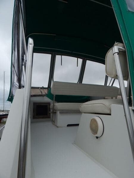 1983 Carver Mariner 2897