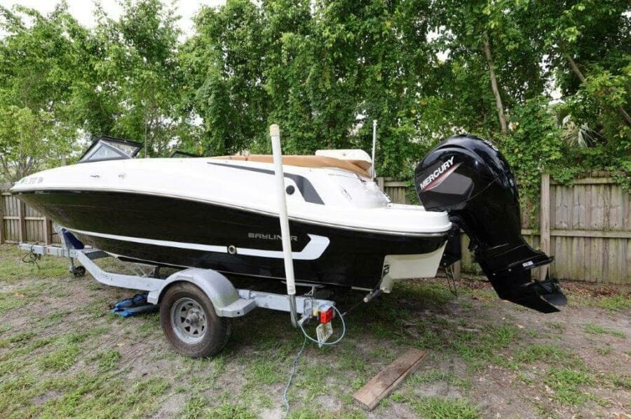2019 Bayliner VR5 Bowrider OB