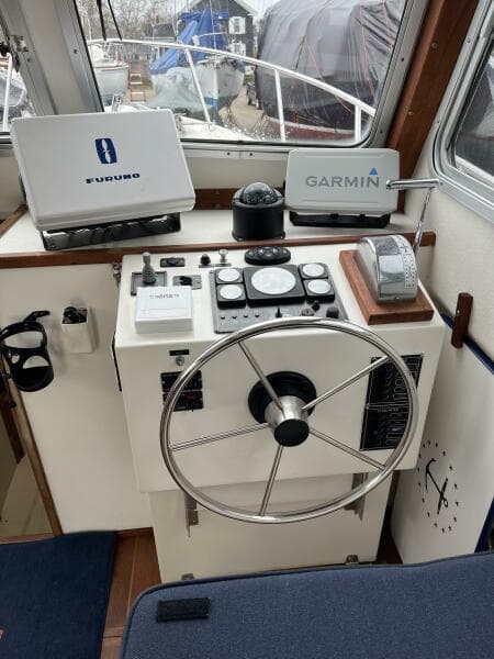 31'Eastern Lower Helm