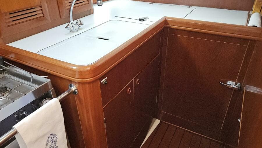 2002 Beneteau Limited Edition 411