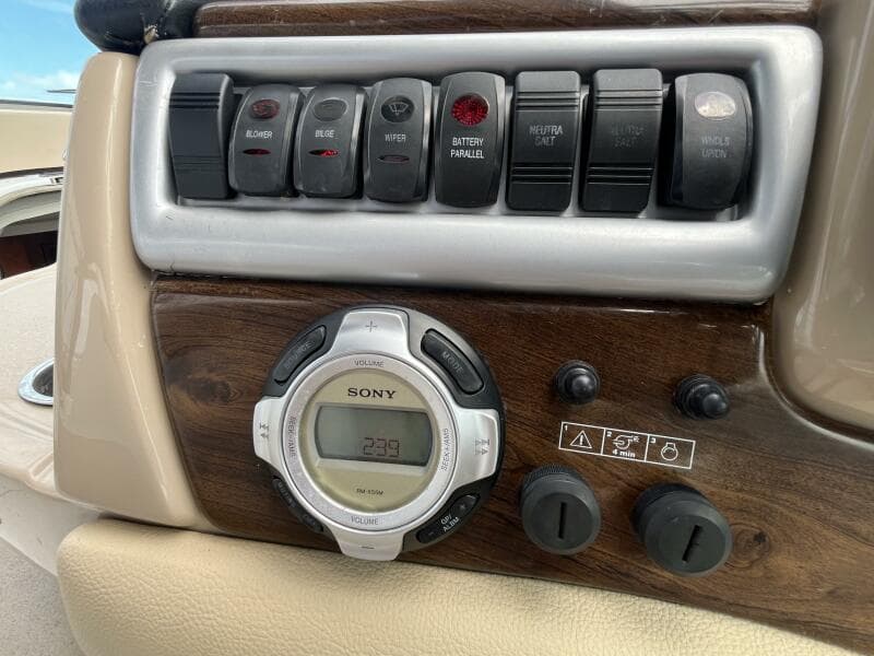 2008 Four Winns V338