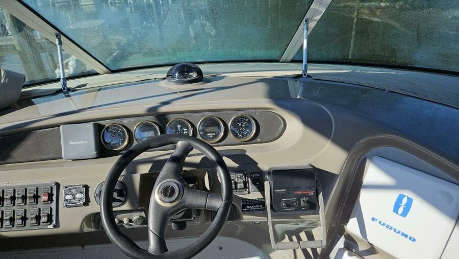 2000 Carver 450 Voyager