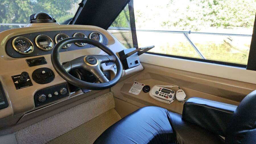 2000 Carver 450 Voyager