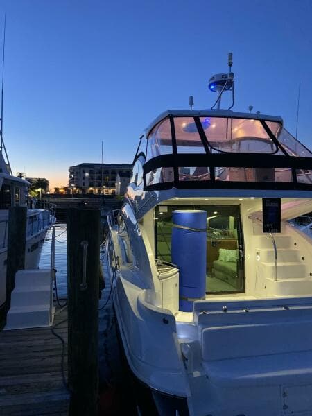  2006 47 Cruisers Port Transom