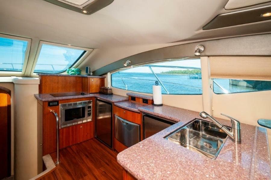  2006 47 Cruisers Galley