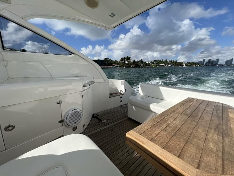 Fairline 38 - Naomi - Cockpit