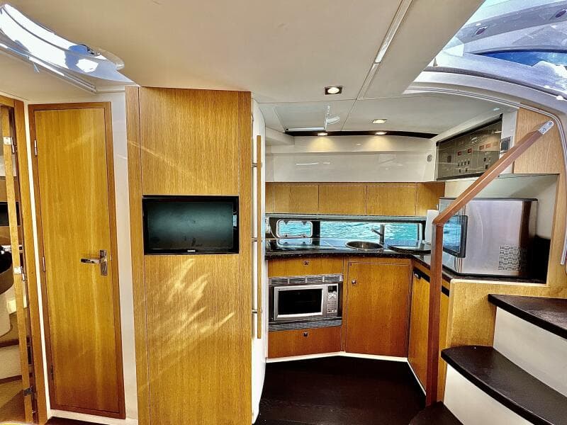 Fairline 38 - Naomi - Salon