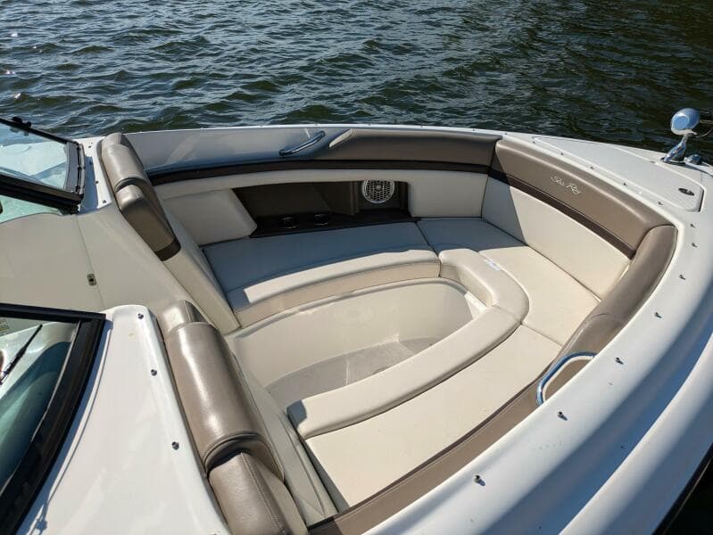 2013 Sea Ray 270 SLX