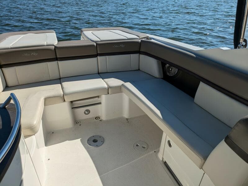2013 Sea Ray 270 SLX