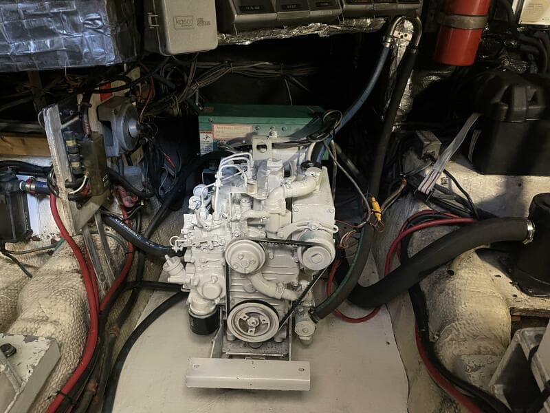 1986 Chris-Craft Commander 422