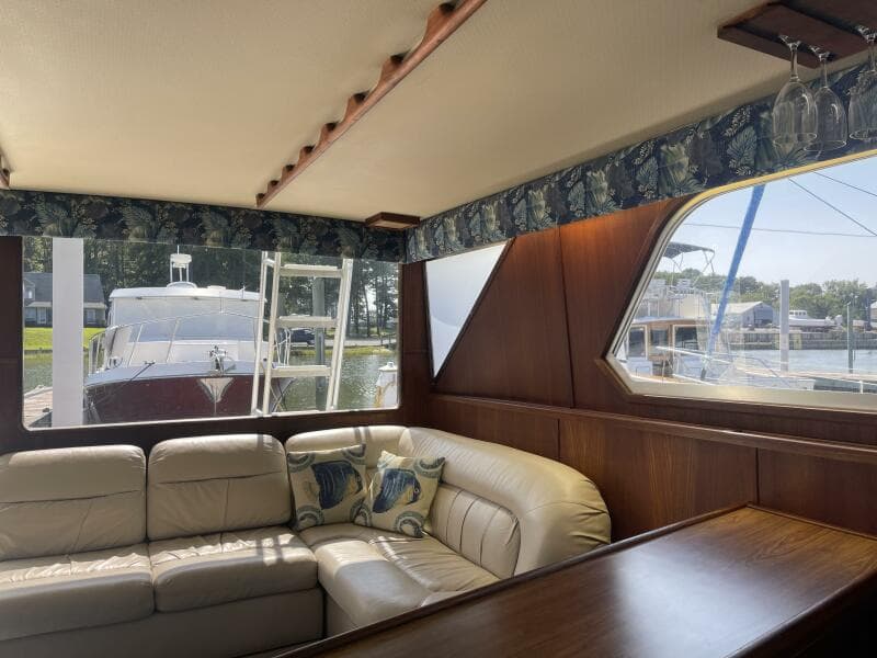 1986 Chris-Craft Commander 422