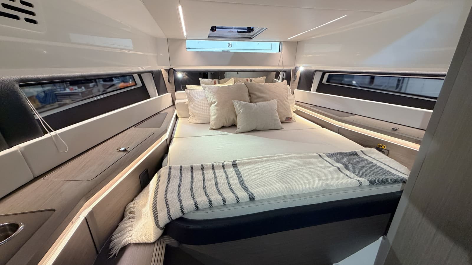 2025 Wellcraft 38 Explorer - Photo 8