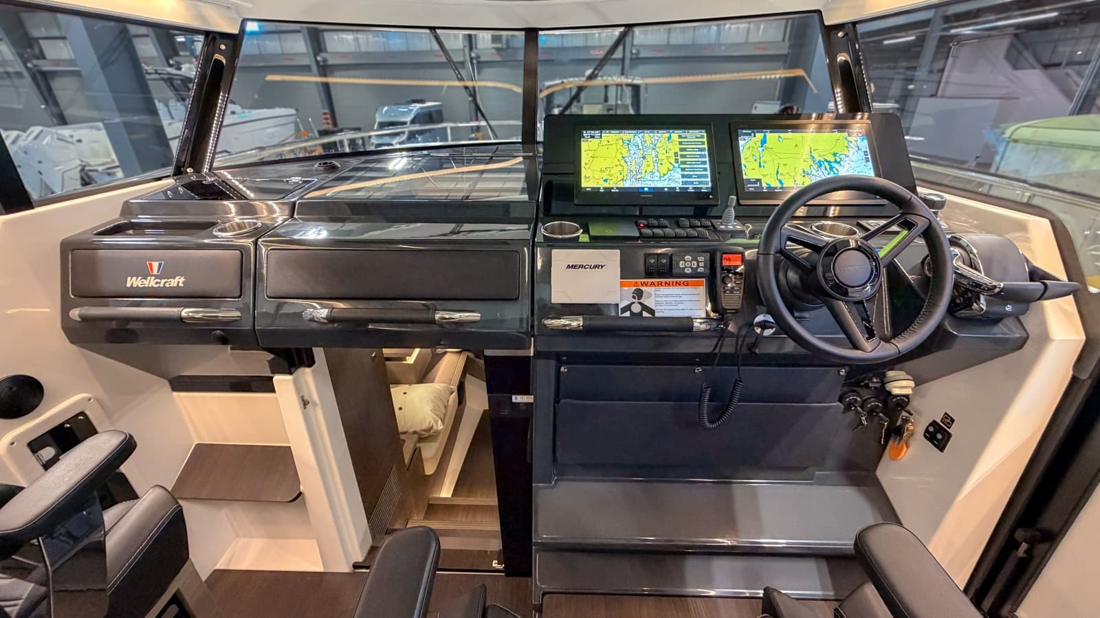 2025 Wellcraft 38 Explorer - Photo 3