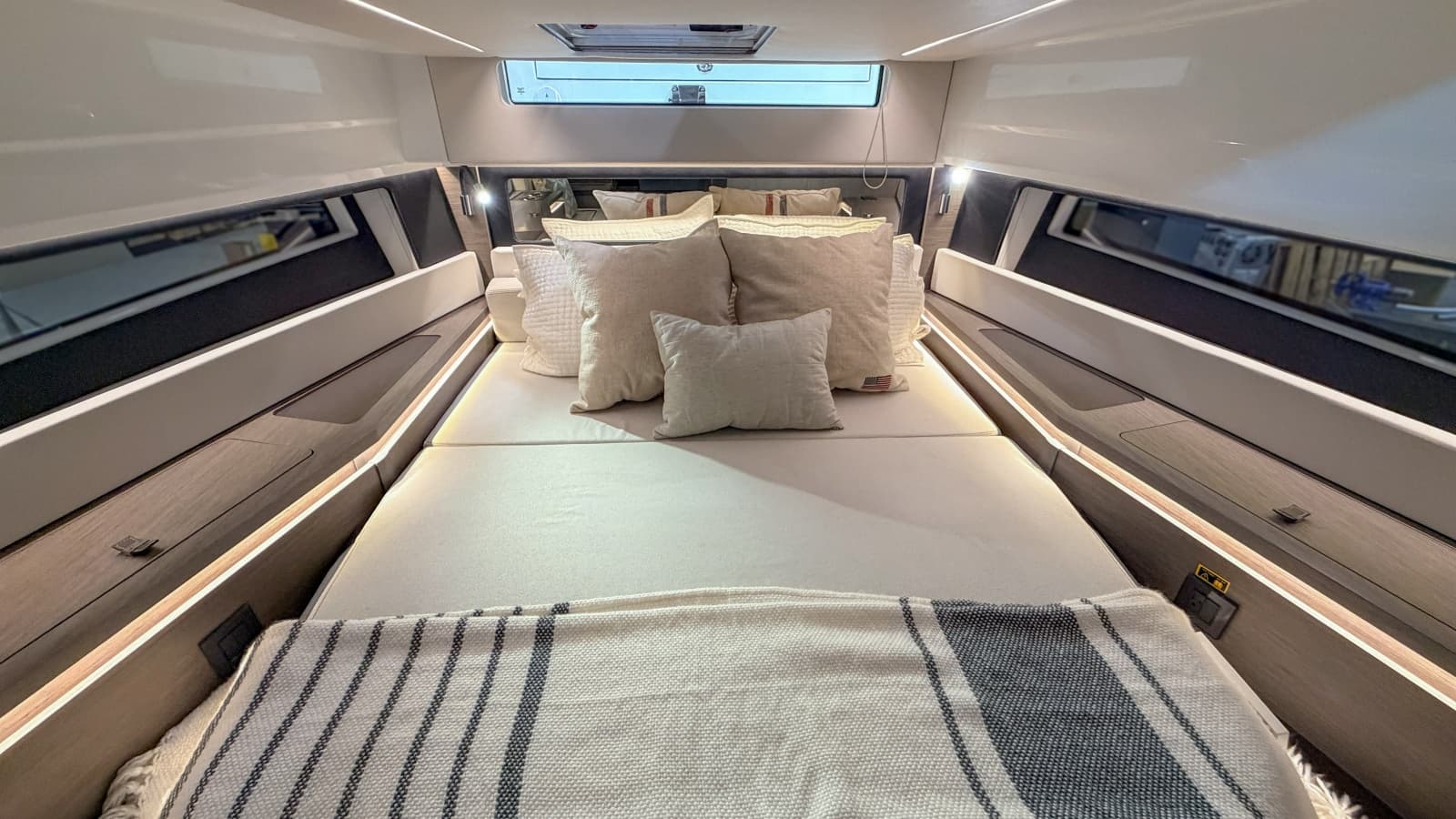 2025 Wellcraft 38 Explorer - Photo 10