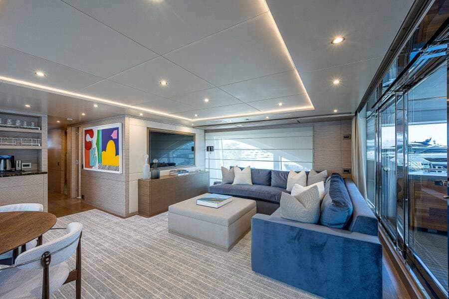 Benetti 132 - Cofina - Interior Salon