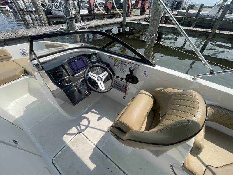2024 Bayliner VR6 Bowrider Outboard