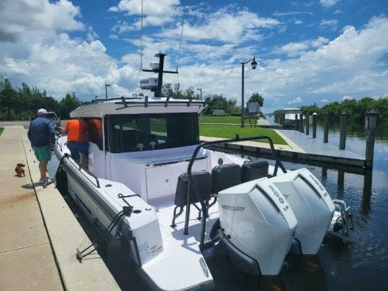 2024 Axopar 37 XC CROSS CABIN