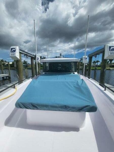 2024 Axopar 37 XC CROSS CABIN