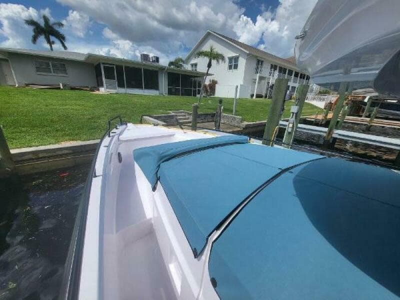 2024 Axopar 37 XC CROSS CABIN