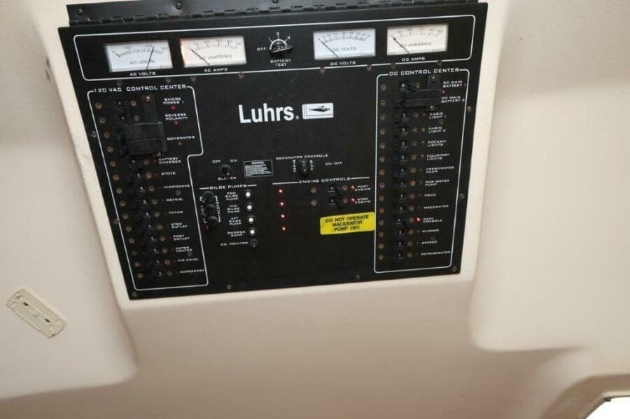 2007 Luhrs 32 Open