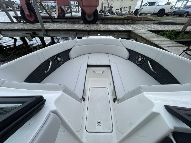 2024 Sea Ray SPX 230 Bowrider