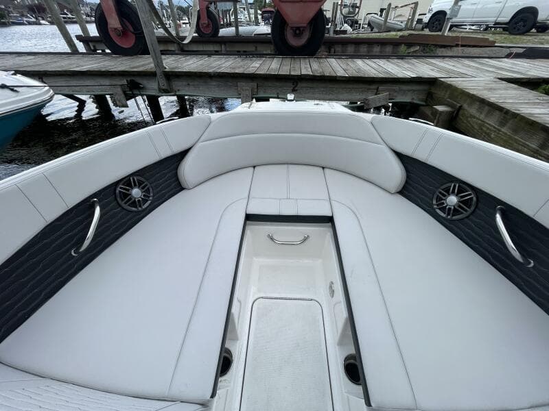2024 Sea Ray SPX 230 Bowrider