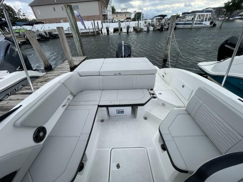 2024 Sea Ray SPX 230 Bowrider