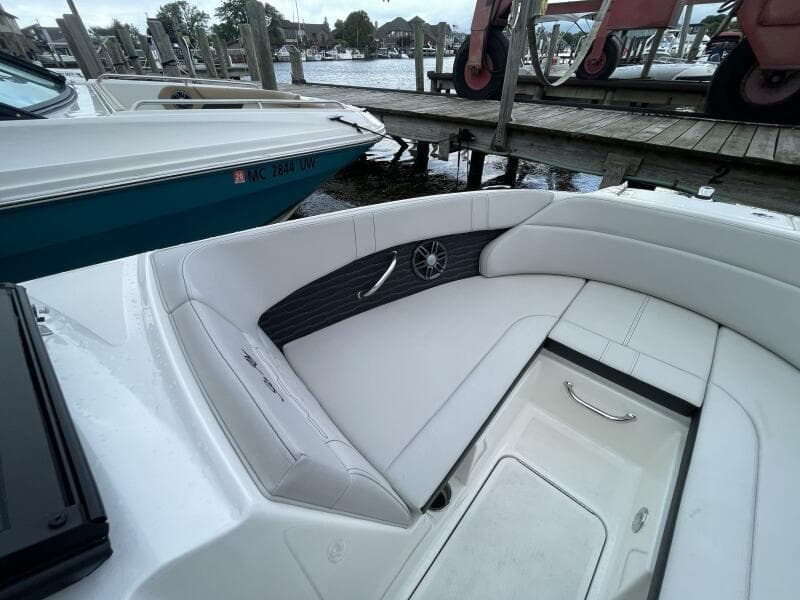 2024 Sea Ray SPX 230 Bowrider