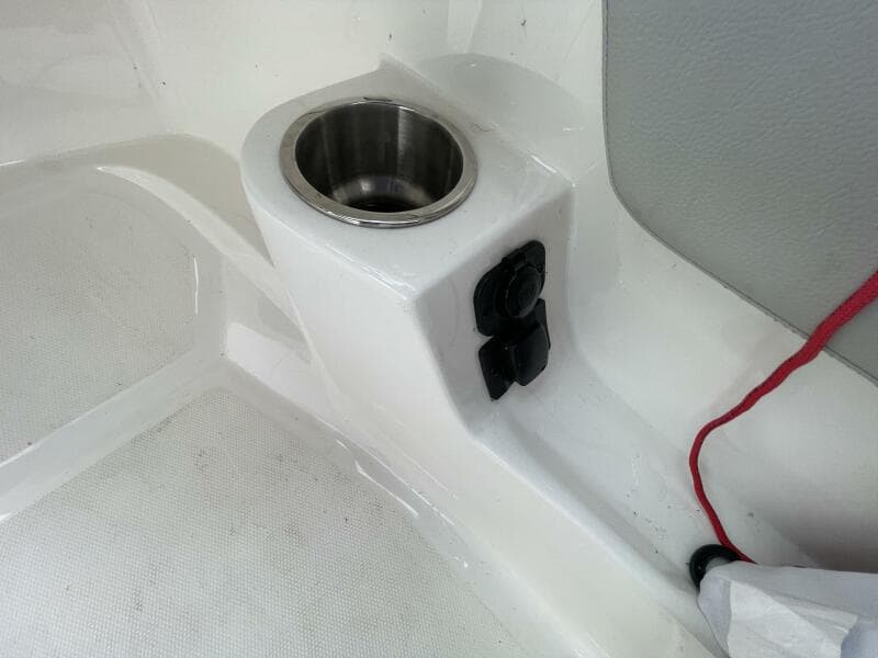 2024 Sea Ray SPX 230 Bowrider