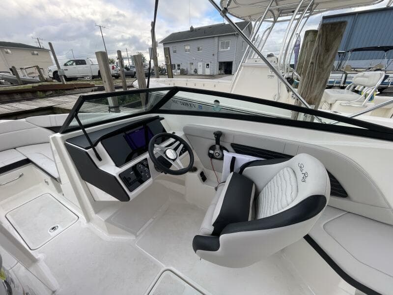 2024 Sea Ray SPX 230 Bowrider