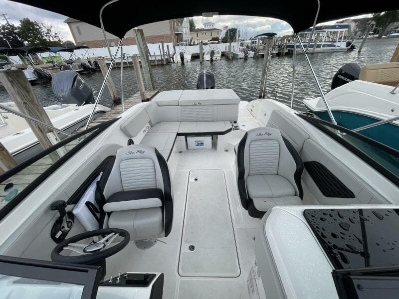 2024 Sea Ray SPX 230 Bowrider
