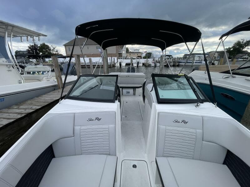 2024 Sea Ray SPX 230 Bowrider