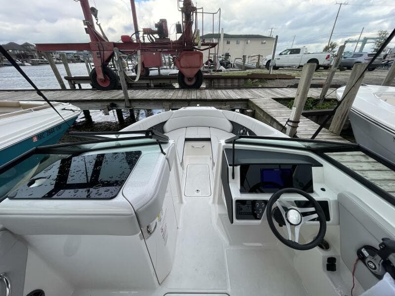 2024 Sea Ray SPX 230 Bowrider