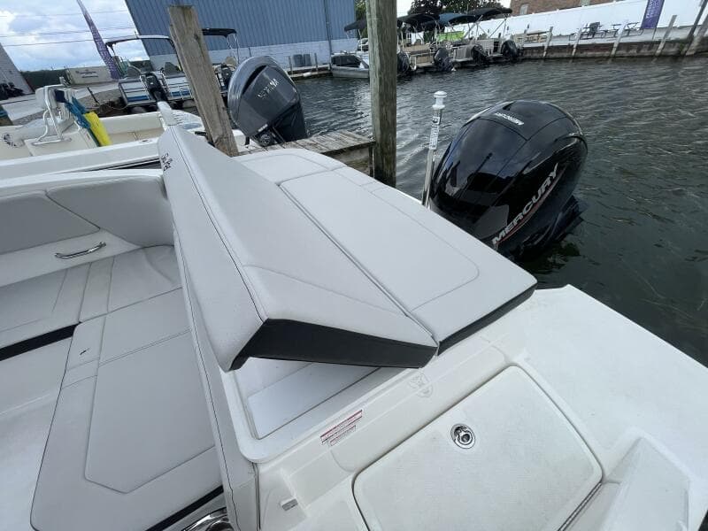 2024 Sea Ray SPX 230 Bowrider