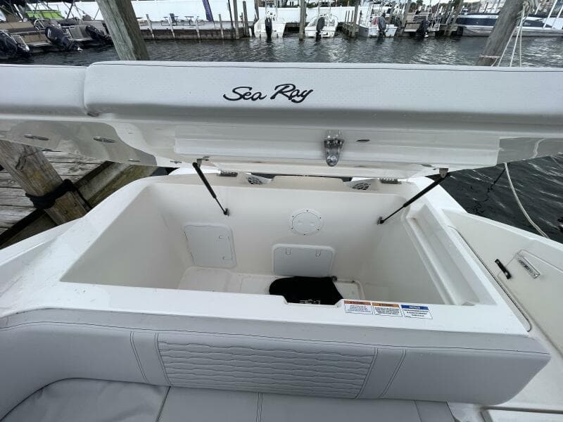 2024 Sea Ray SPX 230 Bowrider