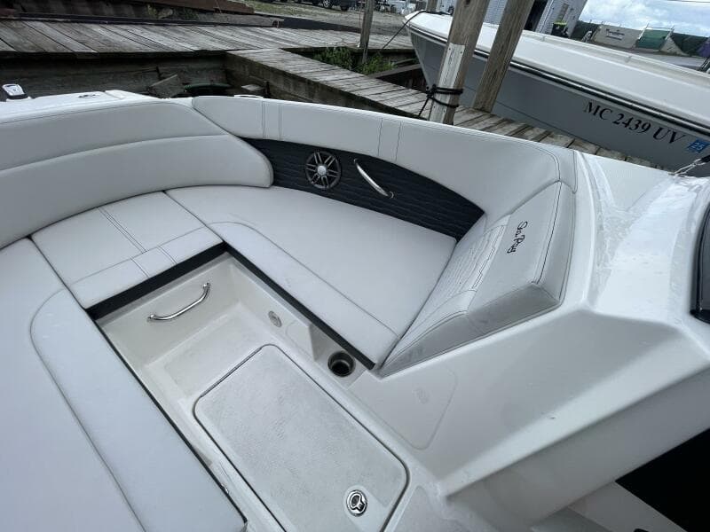 2024 Sea Ray SPX 230 Bowrider