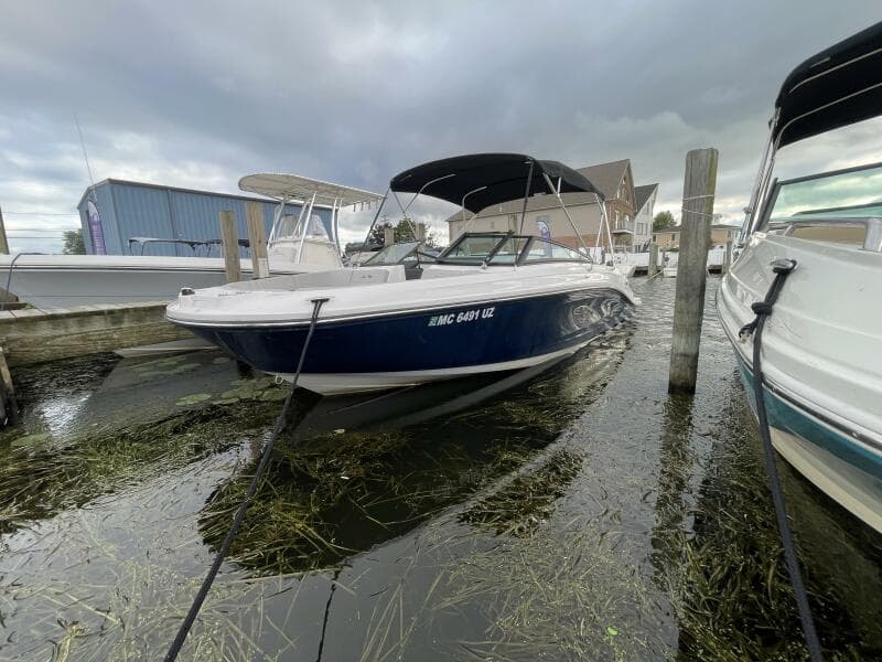 2024 Sea Ray SPX 230 Bowrider