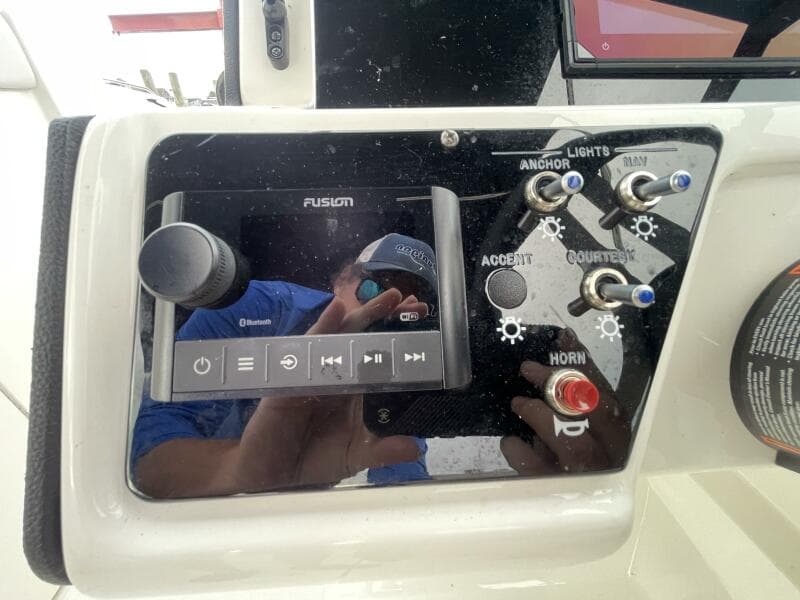 2024 Sea Ray SPX 230 Bowrider