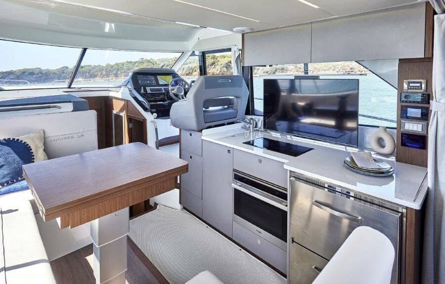 2026 Beneteau Antares 12