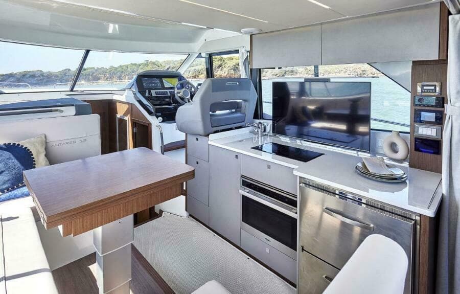 2026 Beneteau Antares 12