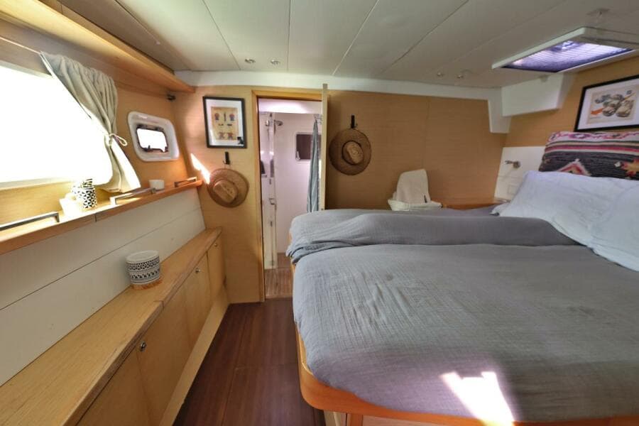 2011 Lagoon  - Photo 24