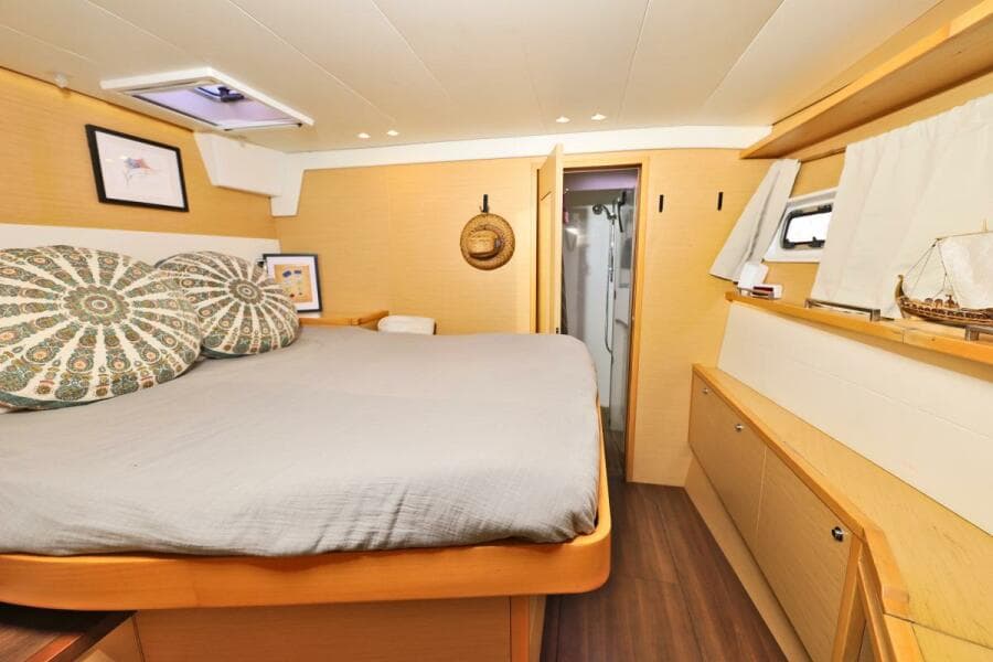 2011 Lagoon  - Photo 25