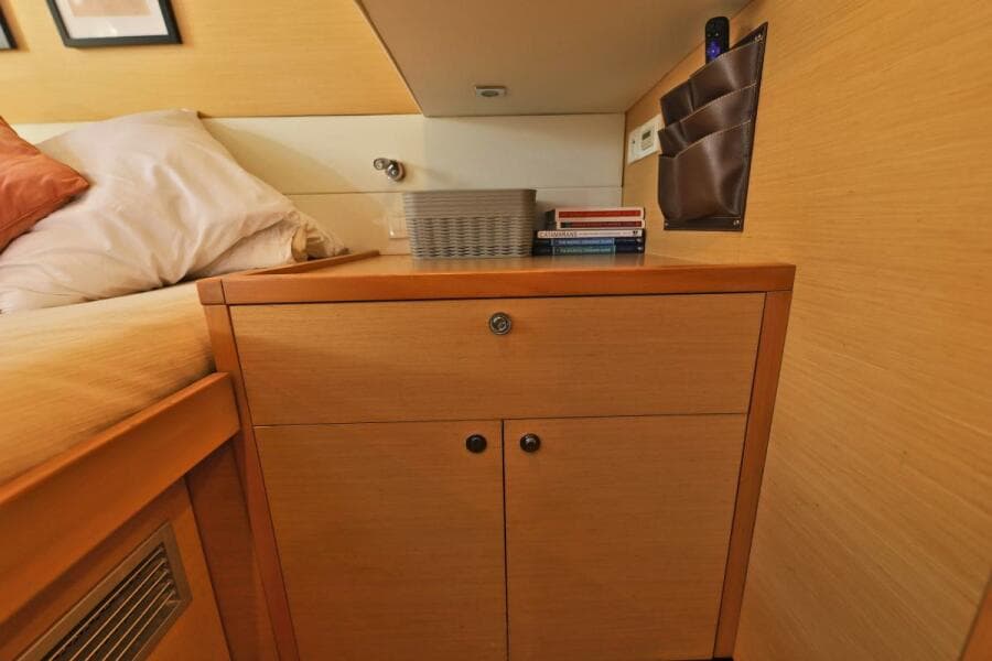 2011 Lagoon  - Photo 30
