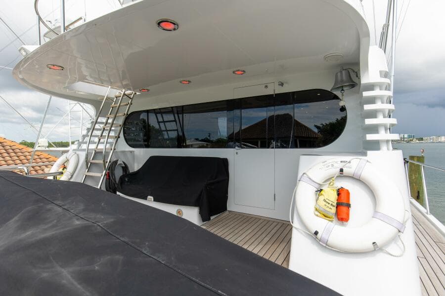 1989 116' Feadship - Boss - Cockpit