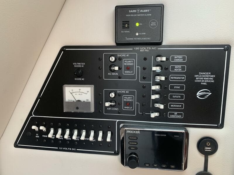 2018 Crownline 264 CR