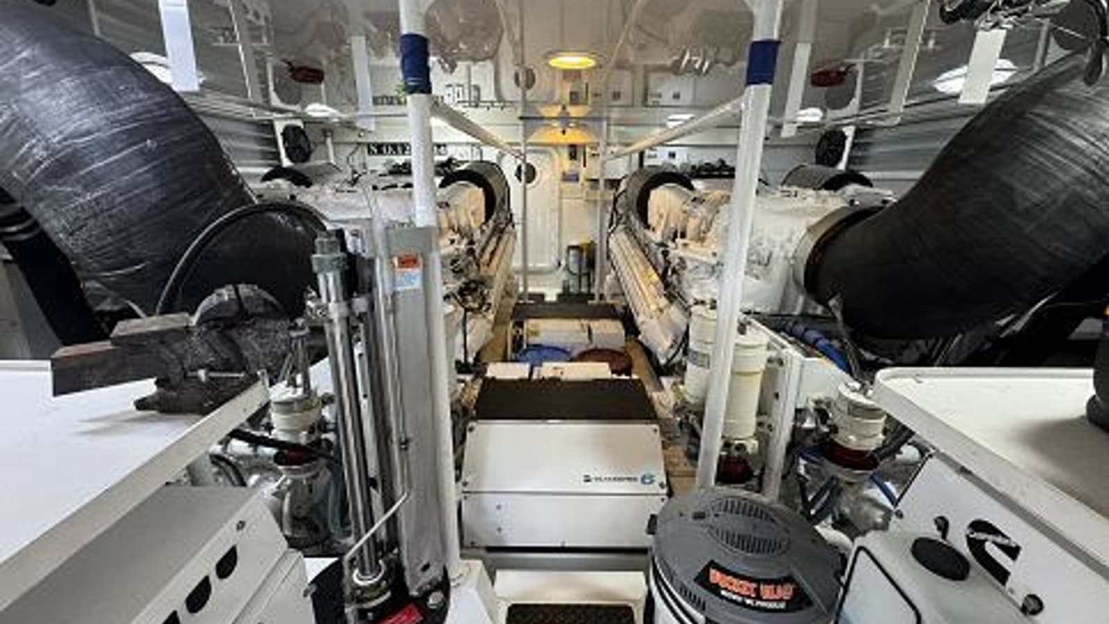 2007 Viking 74 Enclosed Bridge - Photo 30
