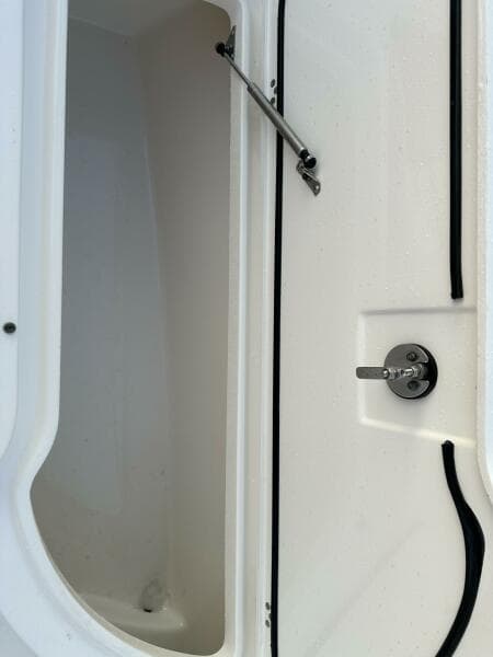 2009 Edgewater 318CC